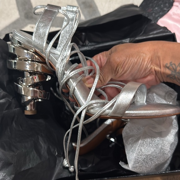 KEEYAHRI Tamu wrap heels 7.5 - Picture 4 of 5